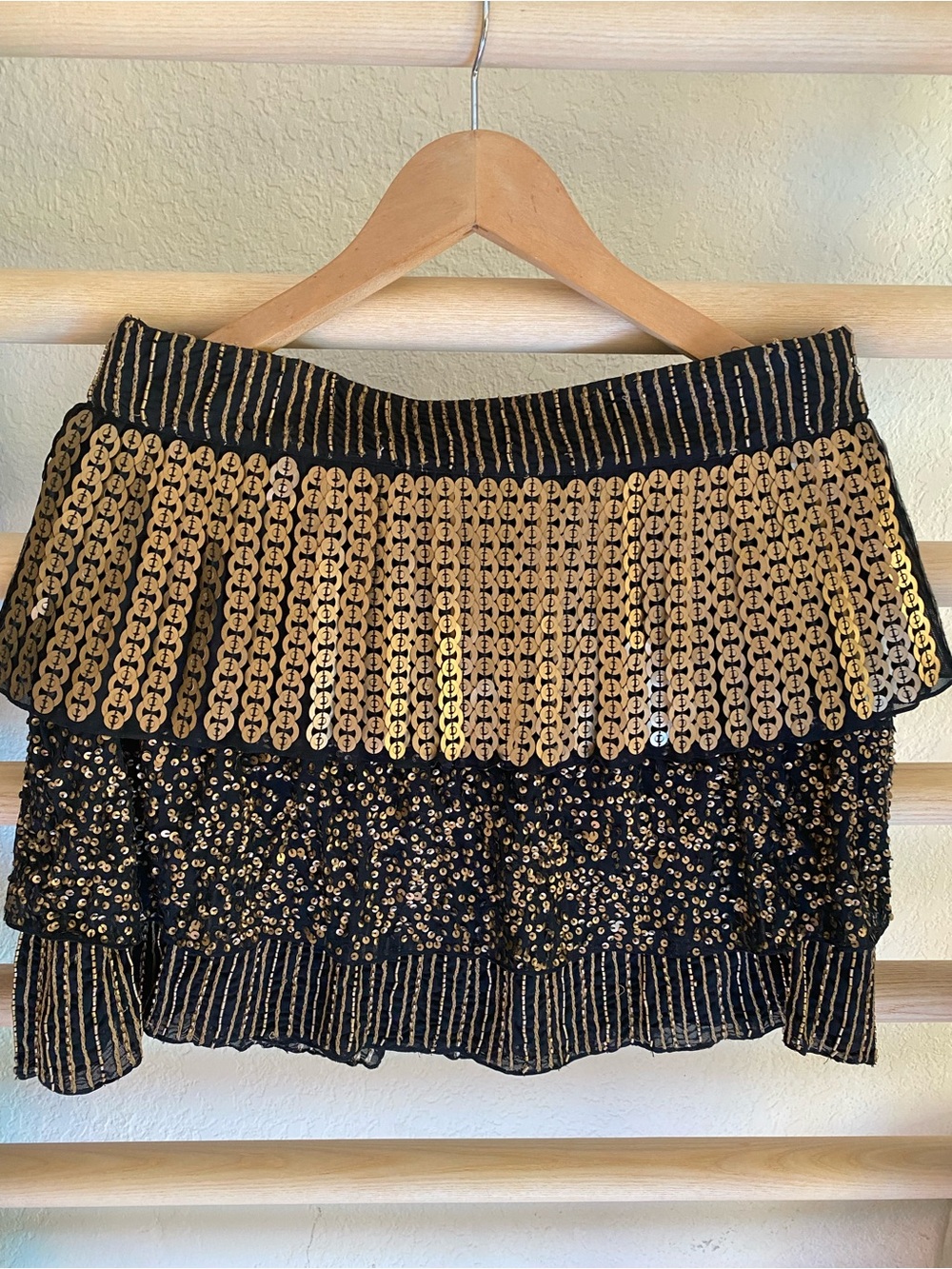 Alice + Olivia Black and Gold Sexy Skirt Size 8 US